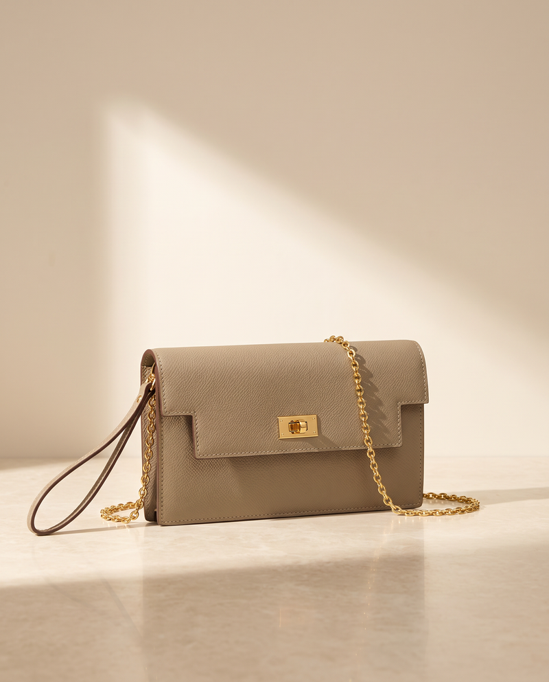 La Pochette — pochette-portefeuille à chaîne