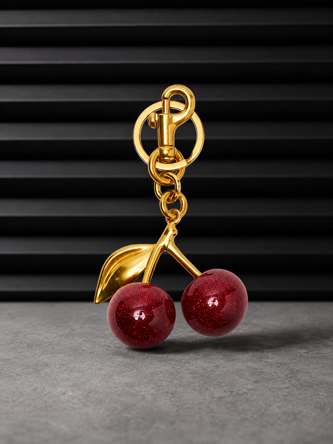 Charm Cherry en cuir — choisir et assortir les charms de sac