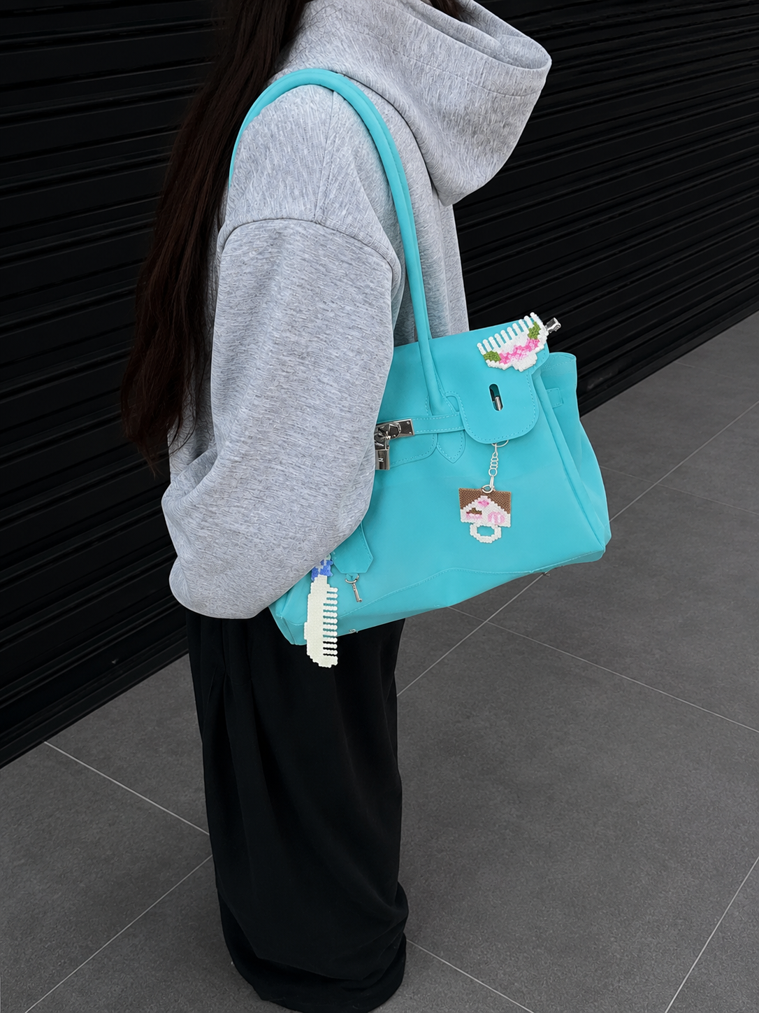 Jelly Firkin coloris Sky avec ses charms — idée cadeau