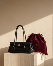 Baguette Croco et sa pochette en velours bordeaux La Firkin